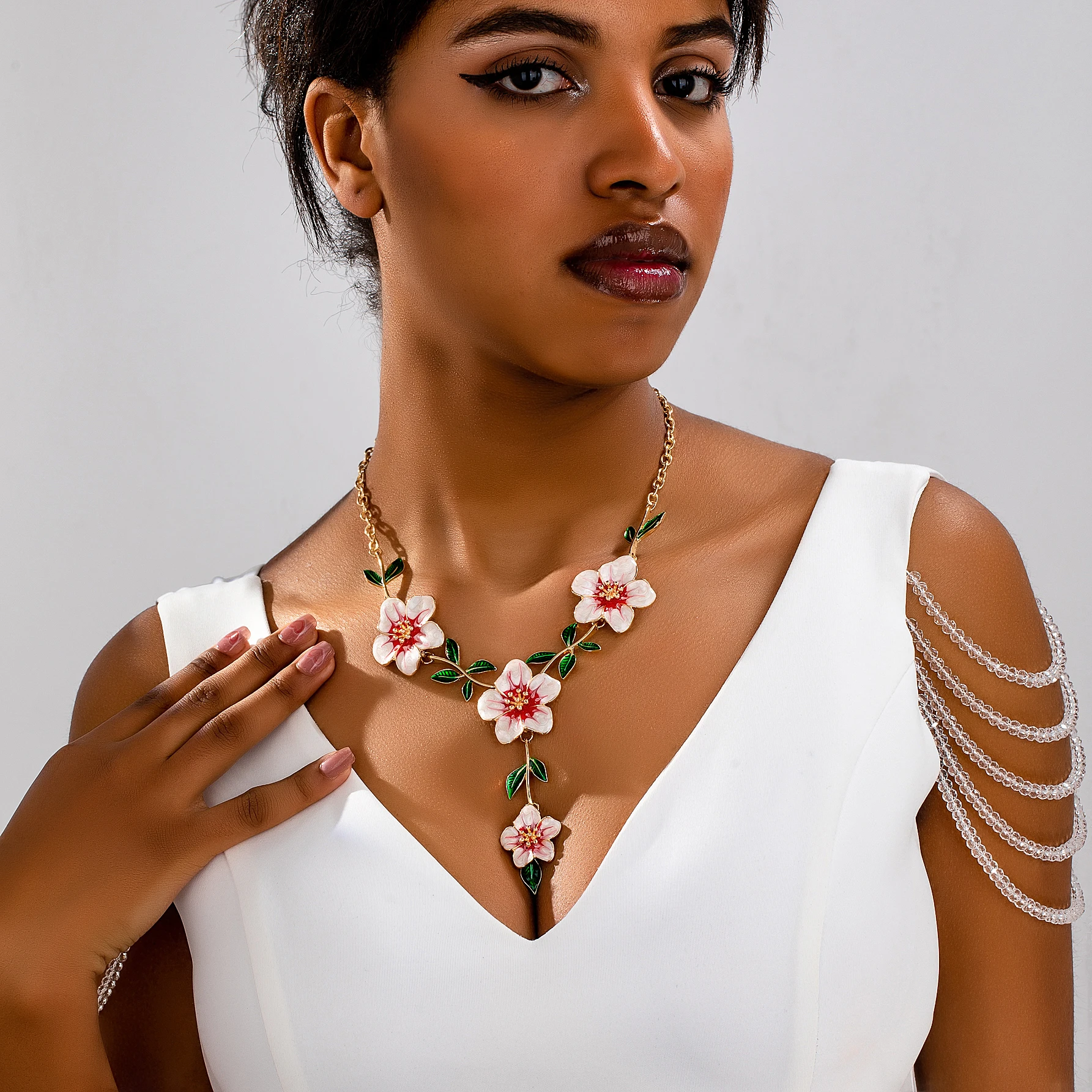 

European and American punk style enamel glaze leaves floral pendant necklace, beach travel vacation dating PR jewelry