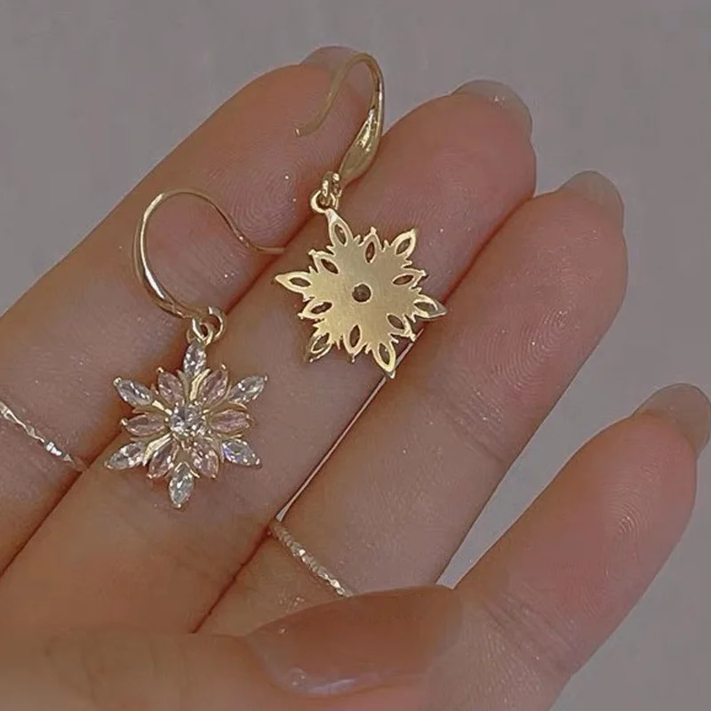 Trendy Zirkon vergoldet Schneeflocke Weihnachten Ohrringe baumeln Ohrstecker für Frauen Weihnachten New Year Party Schmuck Geschenk – Detail 4