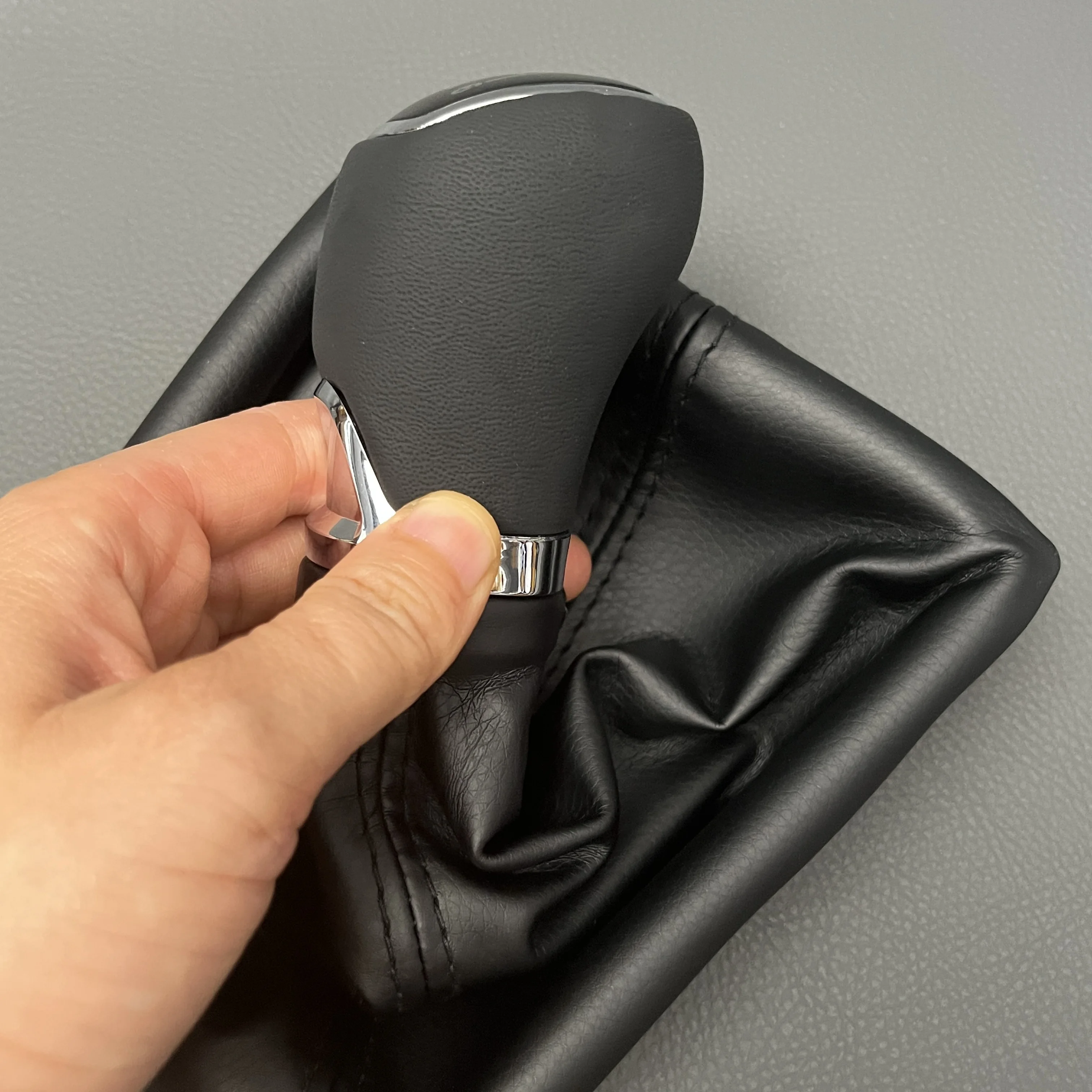 5/ 6 Speed LHD Manual Gear Shift Knob For Skoda Yeti 2009-2012 Superb II 2008-2012 Leather Gaitor Boot Lever Shifter Dust Cover