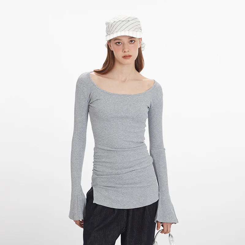 

2026 Новое весеннее поступление, женская однотонная футболка с круглым вырезом и длинными рукавами, расклешенные рукава, боковой разрез, подол, облегающий белый/серый топ