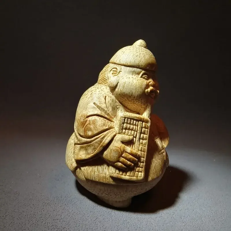 character is purely handmade, the ten-year-old material is carved with bamboo root carving, and the landlord is old and rich.