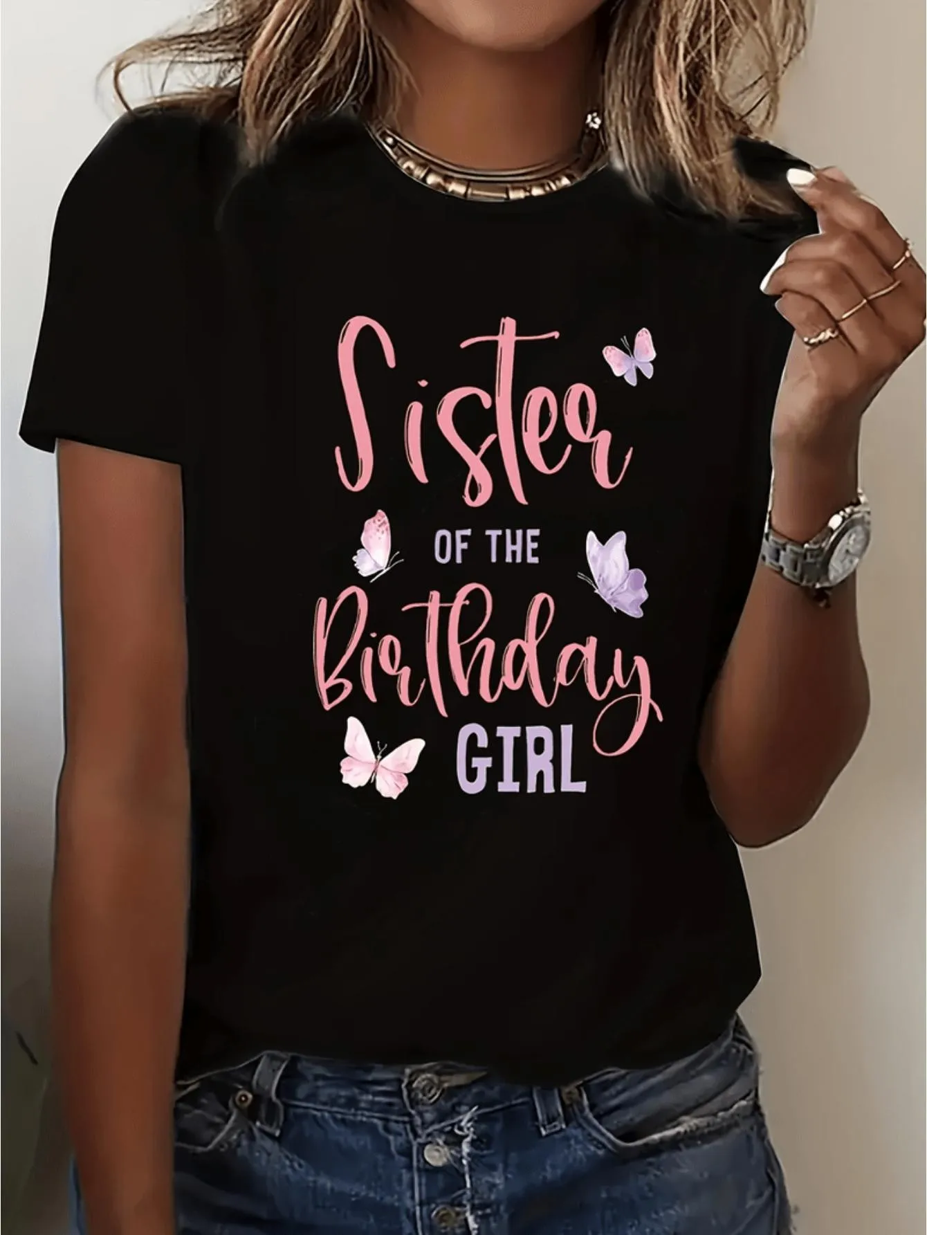 

Женская футболка с рисунком сестры-бабочки на день рождения, мягкая и эластичная смесь спандекса, повседневная одежда с круглым вырезом и коротким рукавом для дня рождения, подходит для всех сезонов, можно стирать в машине, топ для празднования сестры с р
