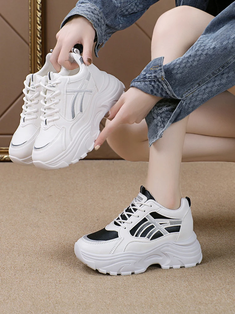 Brand Designer Women\'s Casual Shoes Thick Sole Anti Slip Lace Up Sports Shoes Student Running Shoes Women\'s Sneakers 2024