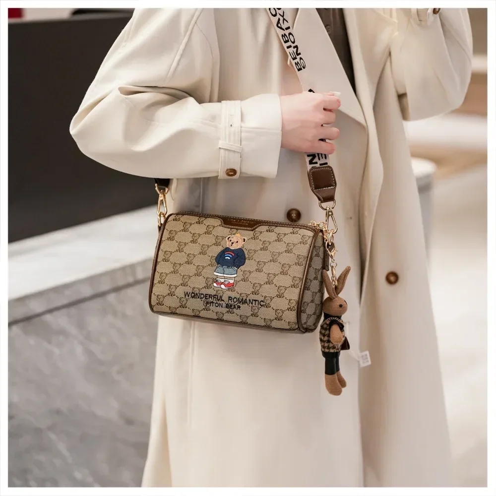 

Women's bag shoulder bag 2025 versatile embroidered new cartoon fashion teddy bear crossbody bag casual pillow bag