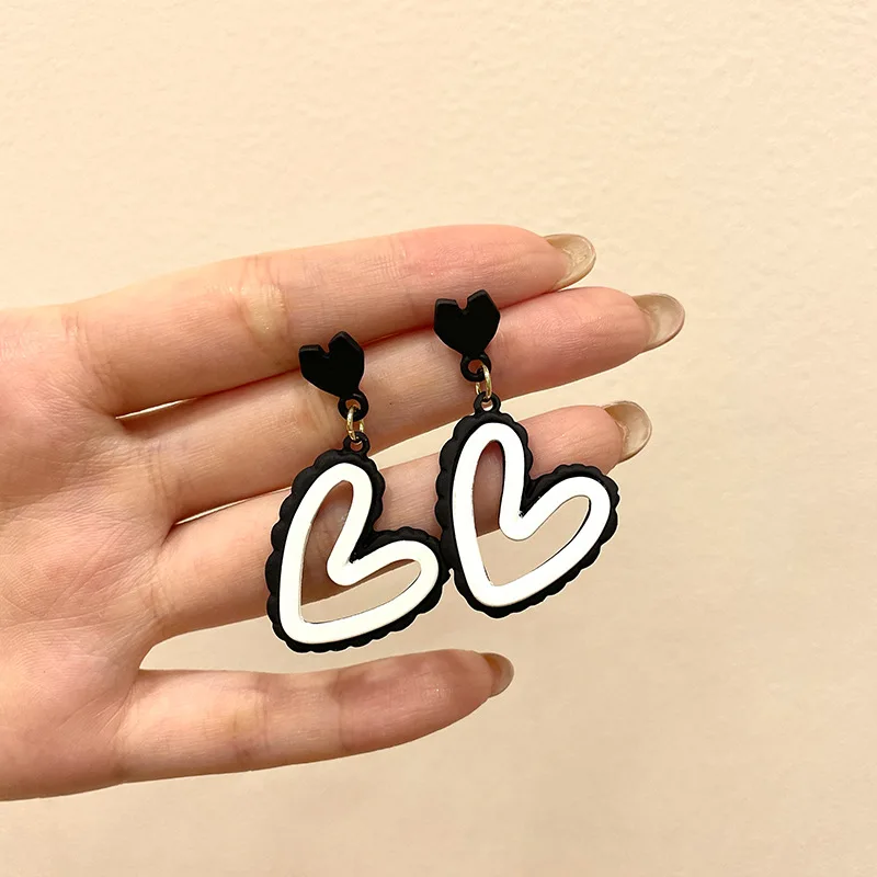 S925 Silver Needle Black Love Earrings for Women's Fashion High Grade Double Color Heart Shaped Women's Earrings Manufacturer