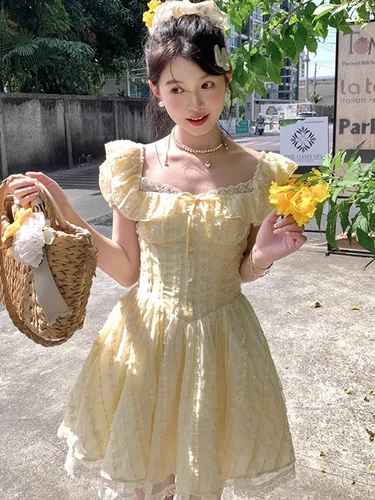 Imagen 2 del producto Zoki-vestido amarillo ajustado y dulce para mujer, minivestido bonito de retazos de encaje a la moda, elegante, con cuello cuadrado, manga acampanada, Vestidos elegantes