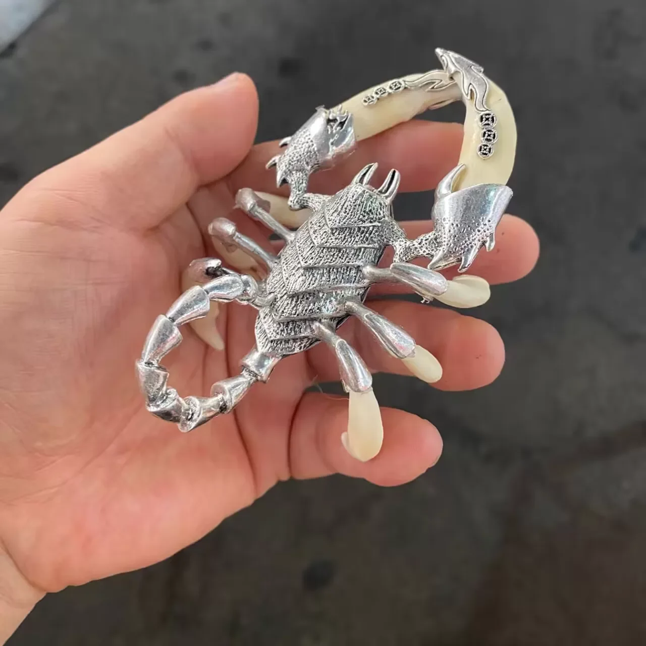 Old Chinese Tibet Silver Inlay Tooth Statue Decoration Scorpion Statue