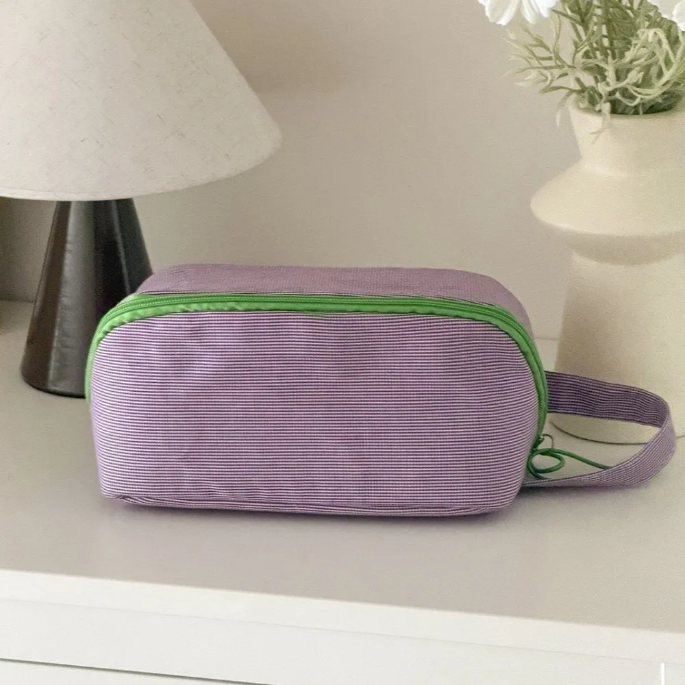 Pillow Shaped Travel Cosmetic Bag Multi-functional Plaid Checkered Makeup Organizer Bag Large Opening Large Capacity