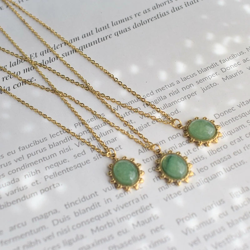 Vintage Star Titanium Necklace For Women Vintage Natural Stone Necklace Vintage Court Style Emerald Necklace Clavicle Chain