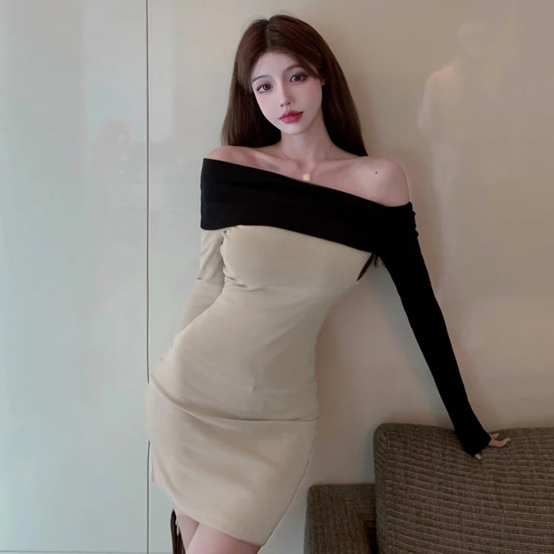 One Shoulder Autumn Winter Waist Closing Fun Women's Dress Color Matching Bottoming Christmas Dress