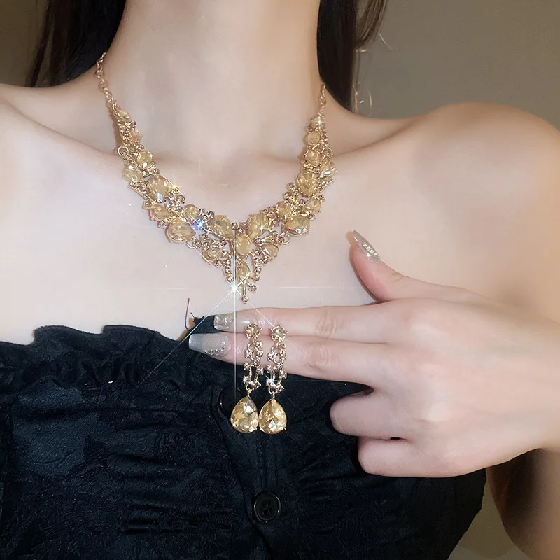 

Water drop Champagne/Clear Crystal necklace earring set retro niche luxury clavicle chain fashion light luxury jewelry