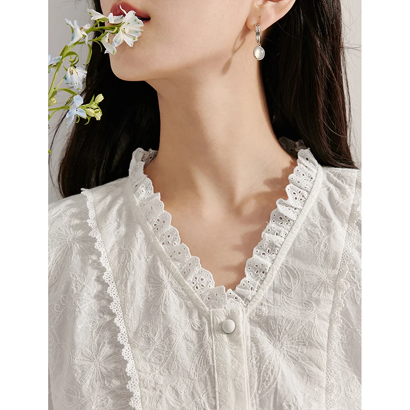 INMAN Women\'s Shirt  Combed Cotton Embroidery 2024 Autumn Blouse new Lace V-neck Lantern Long-sleeved