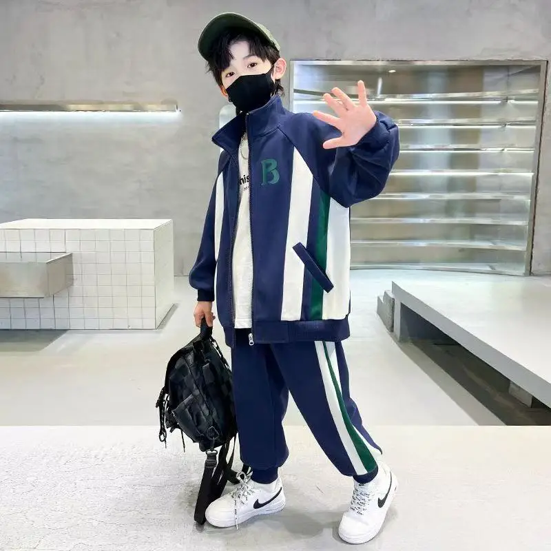 

Boys Set 2025 Spring and Autumn New Little Boy Casual Sportswear Boys Round Neck Star Sweater Jeans Two-piece Set