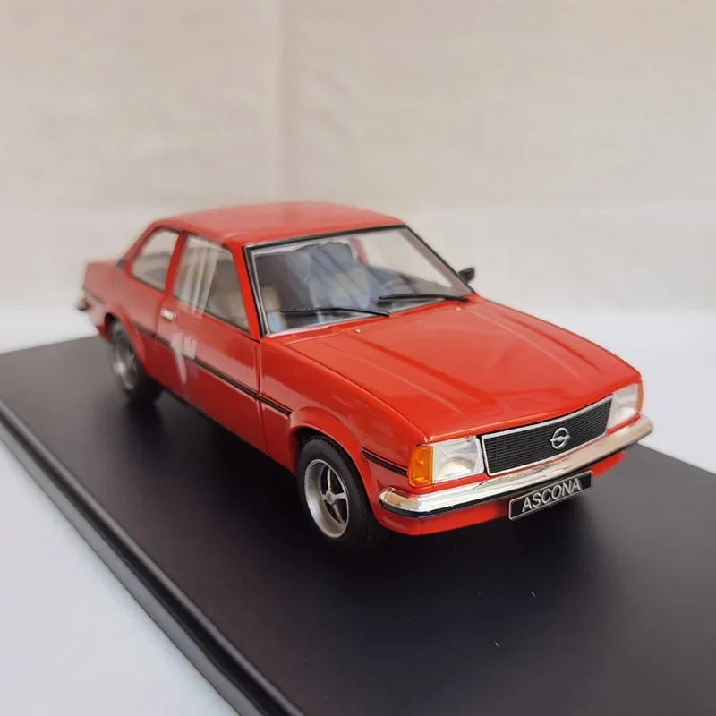 1:24 Scale OPEL ASCONA B Alloy Car Model Ornaments