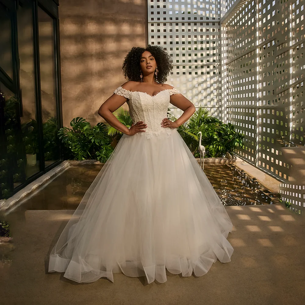 

Plus Size Lace Wedding Dress Wedding Dress Off Shoulder Sweetheart Neck Tulle A Line Boho Bridal Gown with Train Customized