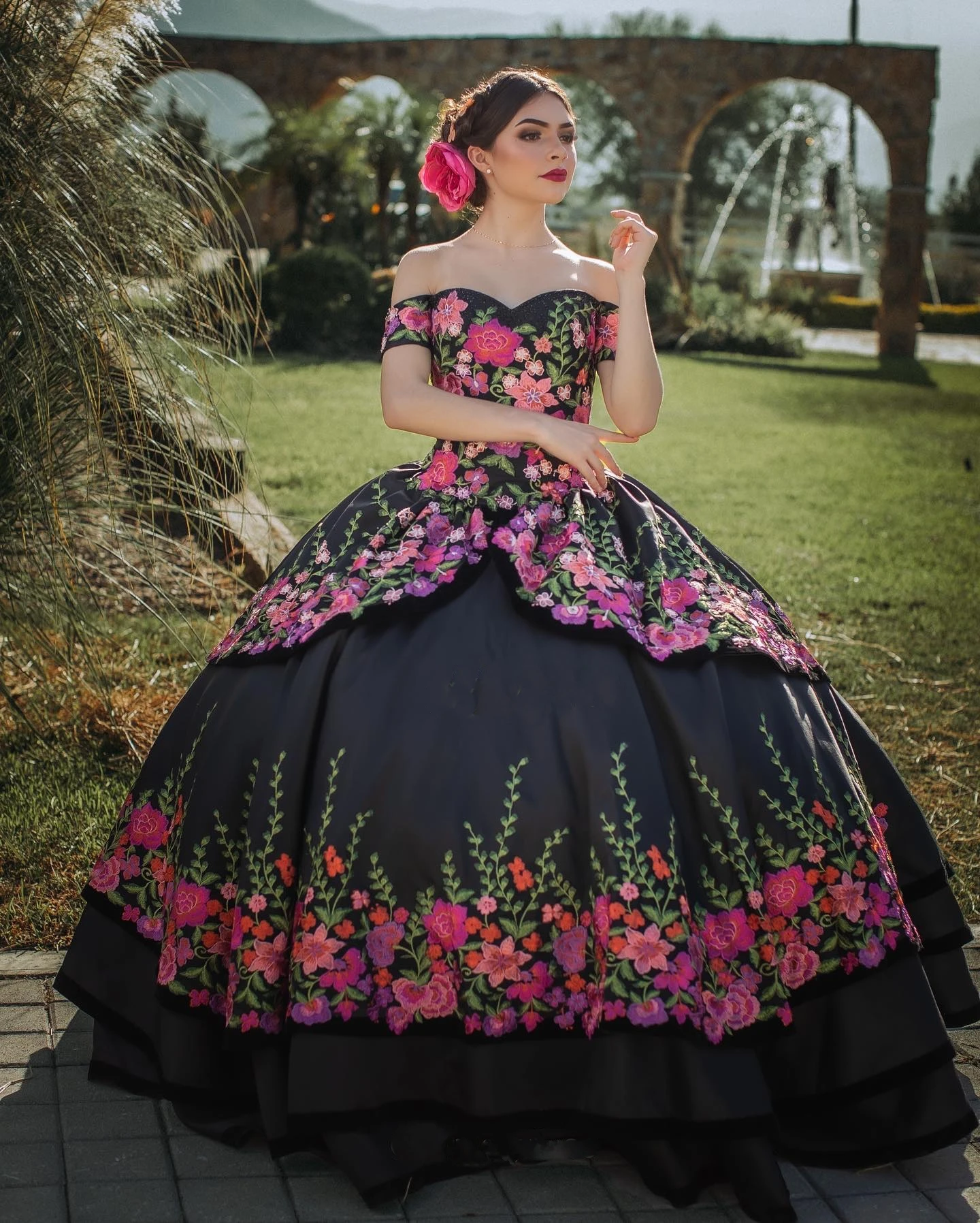 Vestido Floral de satén para fiesta de graduación, traje de quinceañera con bordado hinchado, hombros descubiertos, 15 años, 2019