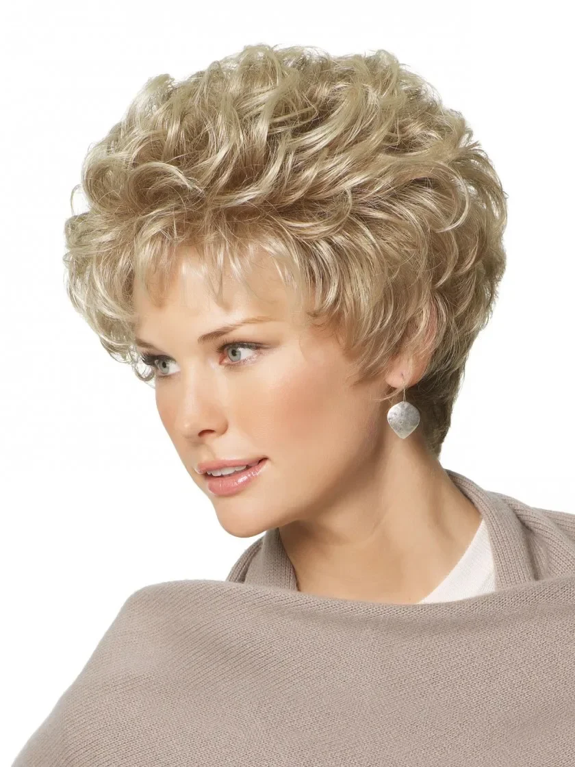 Women\'s Fashion Short Synthetic Wigs with Bangs Pixie Cut Blonde Ombre Hair Party Wigs Fluffy Natural Curly Wavy Mommy Daily Wig