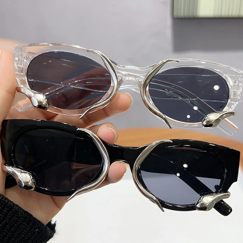 

New Y2k Sunglasses with Snakes Fashion Vintage Oval Women Shades Eyewear Retro Luxury Brand Design UV400 Fashion Sun Glasses