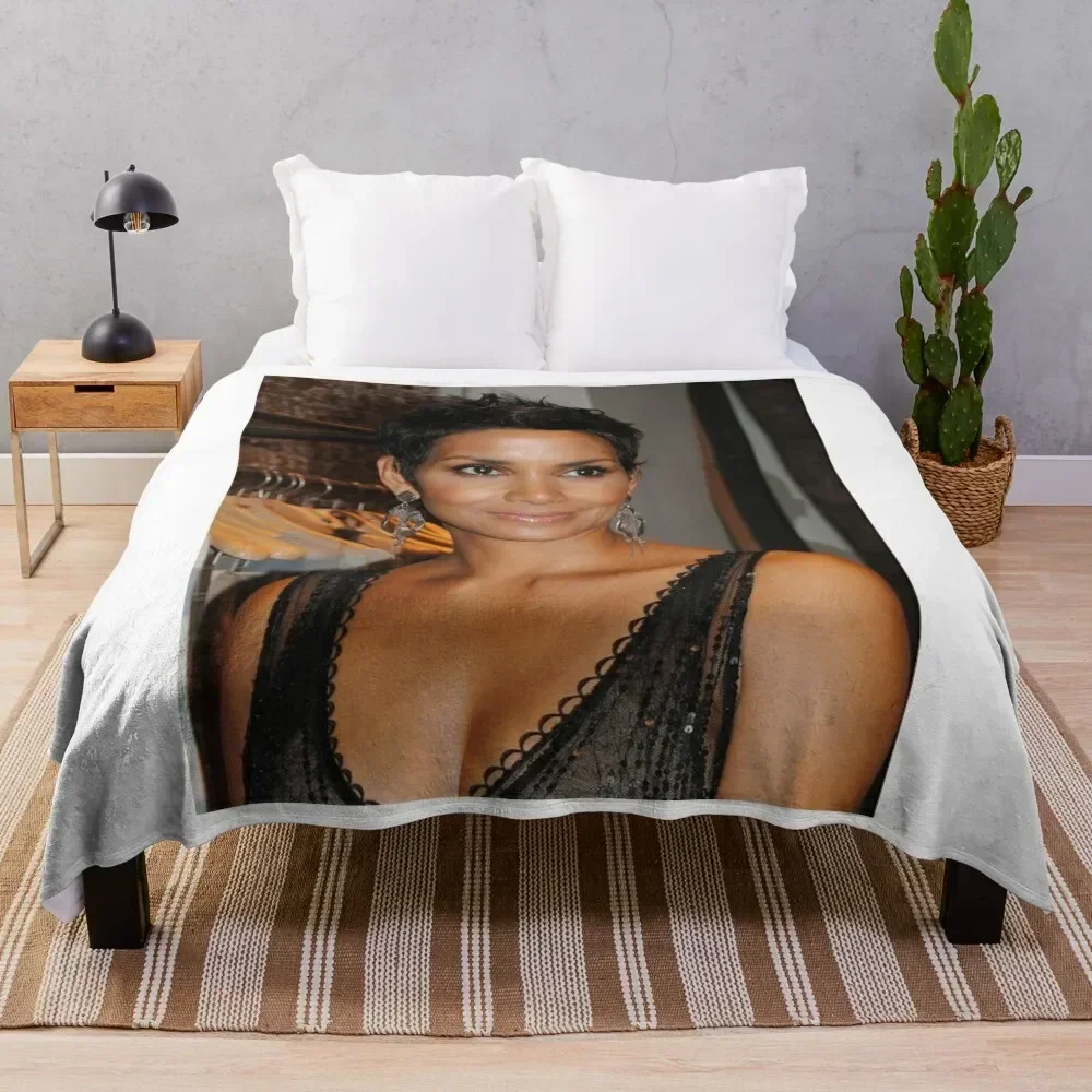 

Halle Berry Throw Blanket Fluffy Cozy Throw Blanket for Home Decor
