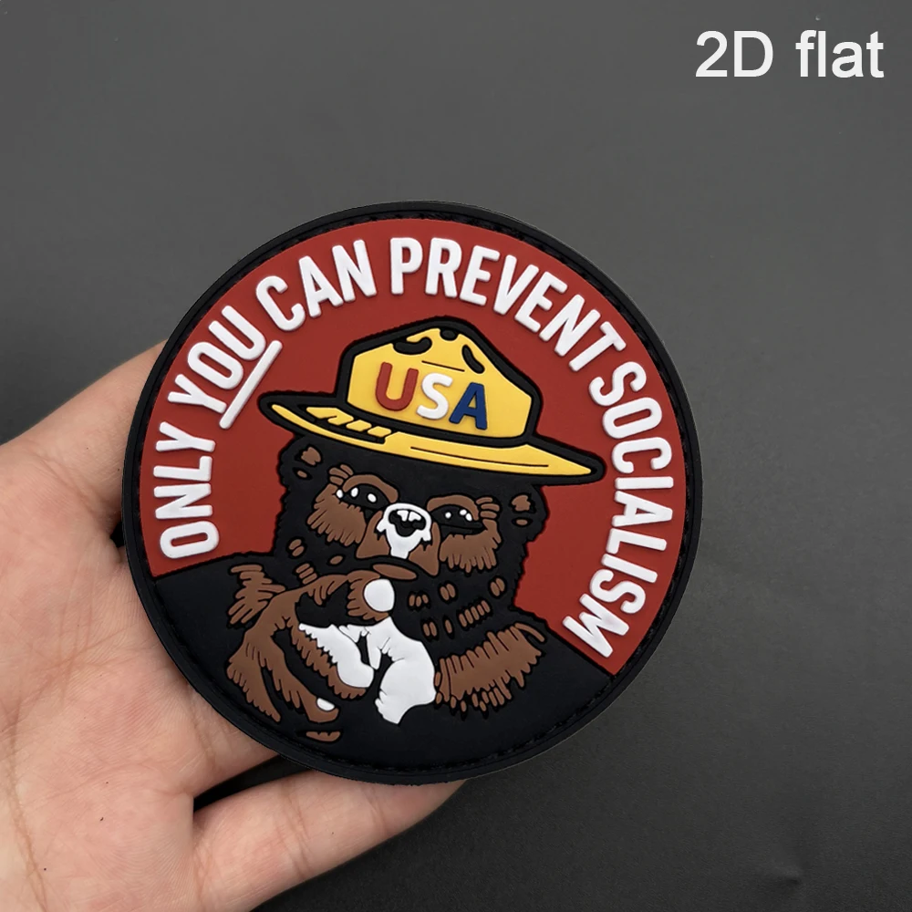 Cartoon Brown Bear Wearing a Yellow Hat, Gesture Hands, Round 2D Flat Pvc Material Morale Patch, 1 Piece, Includes Fleece Backing, Waterproof, Wear-Resistant, Anti-Bending, Outdoor Wear, Collectible Badge Patch