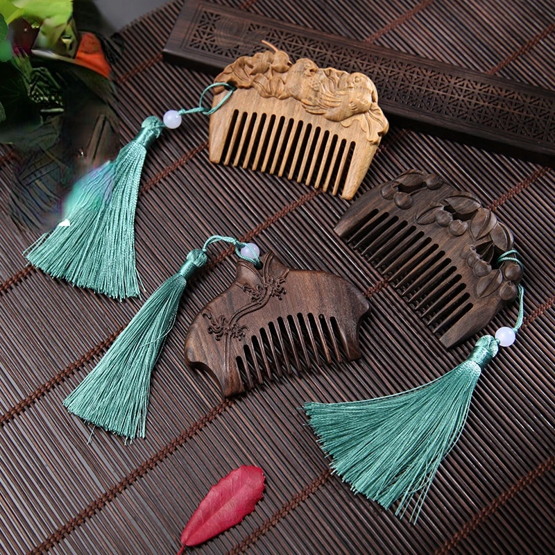 Natural Peach Wood Small Comb Woodcarving Flowers Birds Comb Anti-static Head Massage Hair Comb Brush for Travel Easy To Carry