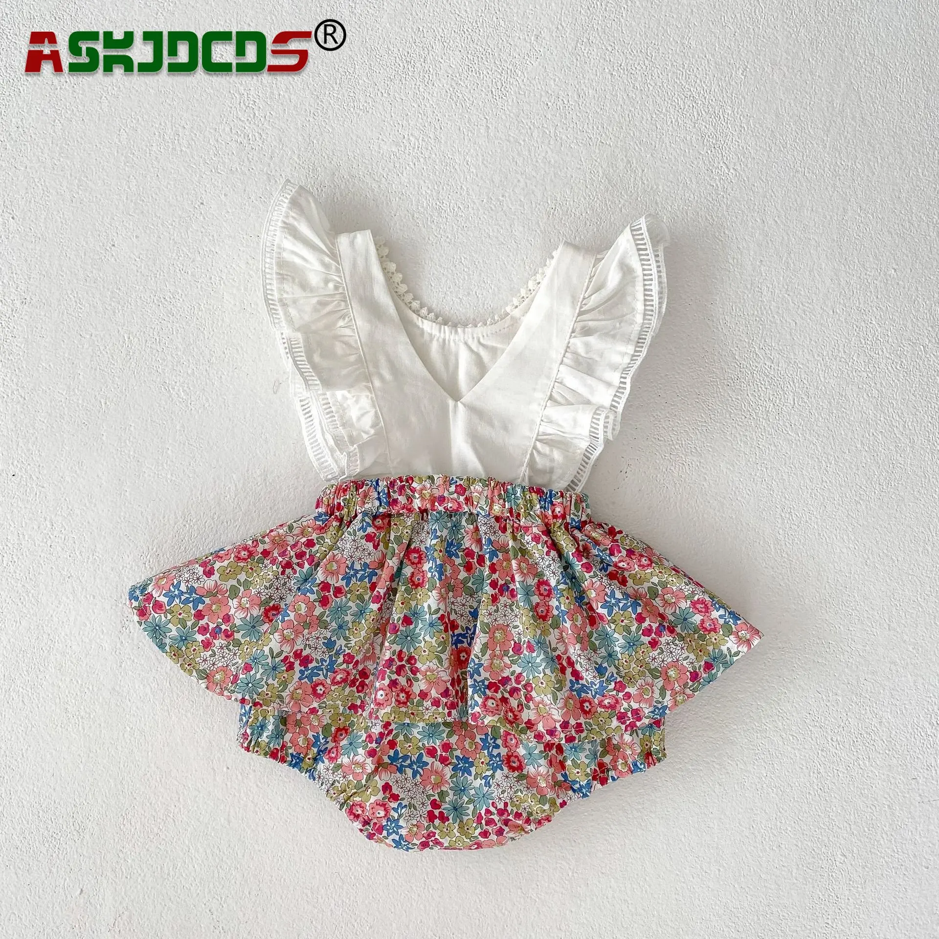 

2023 New In Summer One-pieces Bodysuits 유아복 Infant Baby Girls Fly Sleeve Patchwork Floral Tiered Outwear Newborn Cotton