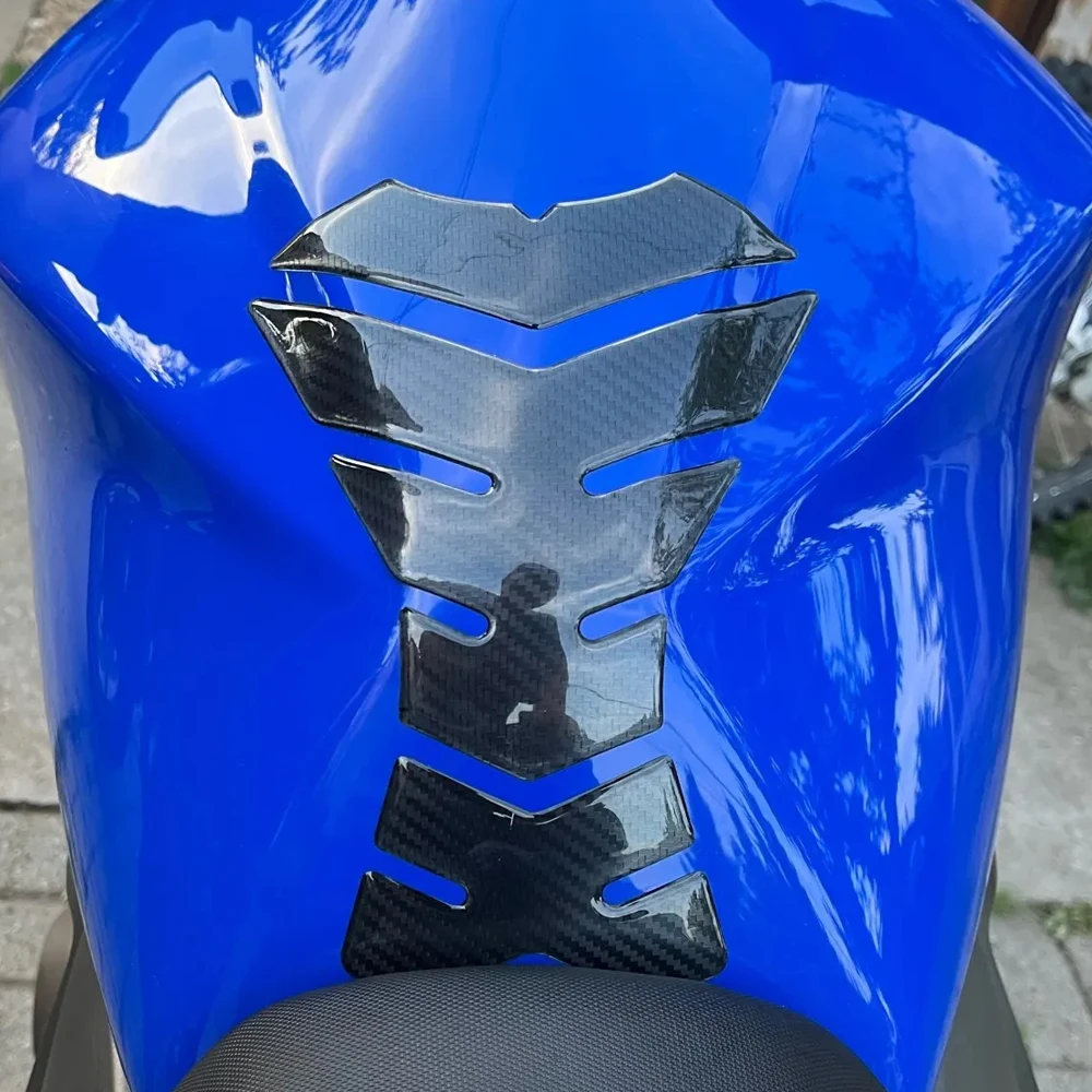 Motorcycle Tank Pad Protection Carbon-look Sticker Universal for Kawasaki Honda Yamaha Suzuki Aprilia Benelli Triumph