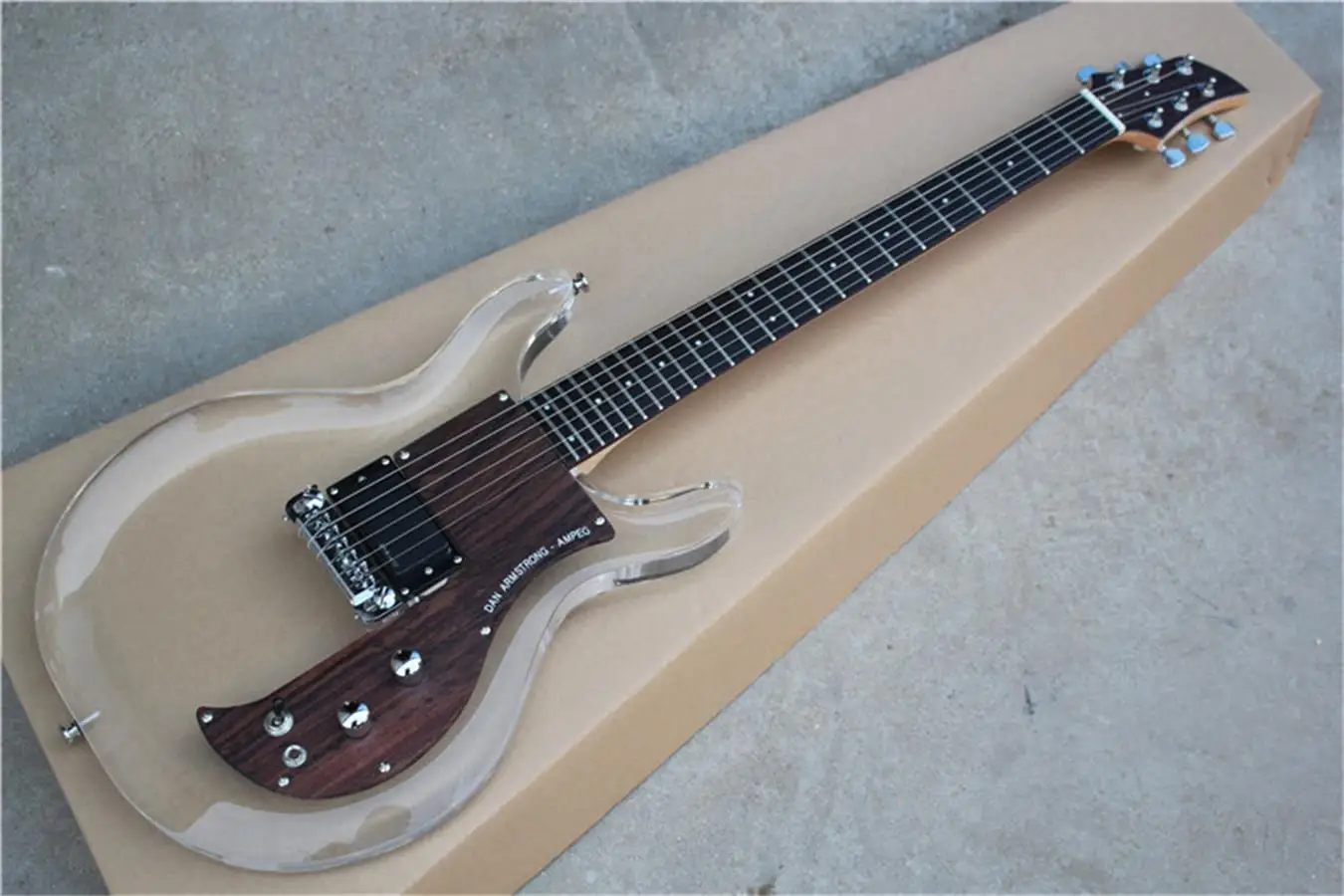 High-end custom crystal Japanese mini guitar, rosewood guard board, support customization, free shipping