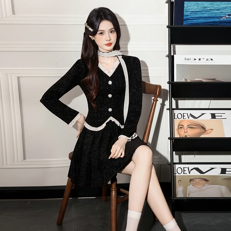 

Весеннее французское модное высококачественное женское однобортное пальто из двух предметов с v-образным вырезом + мини-юбка с рюшами, элегантный блестящий комплект 2026