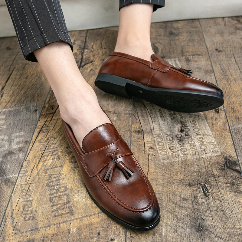 2024 Newly Men Black Slip-On Leather Shoes Soft Anti-slip Driving Shoes Man Spring Moccasins Social Flat Dress Formal Wear Shoes