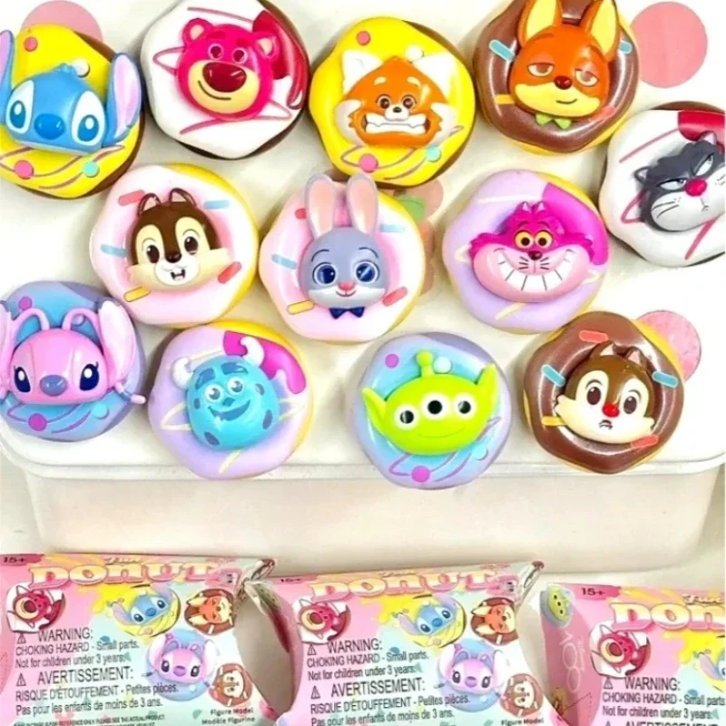 MINISO Disney Fun Donut Series Blind Box Magnes na lodówkę Toy Story Stitch Sulley Ornament Prezent urodzinowy Kreatywna dekoracja