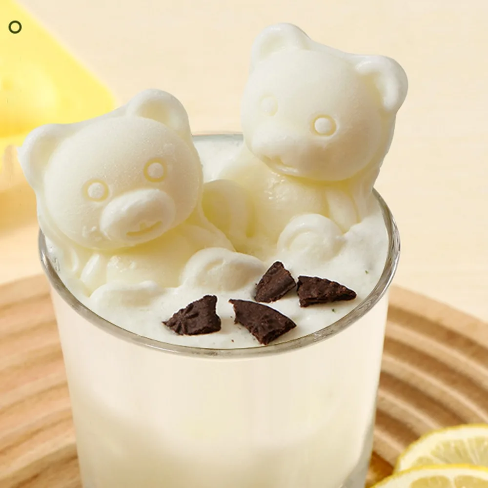 Cute 4 Grids Bear Shape Ice Mold Silicone 3D Design Ice Cube Tray Easy Release With Lid Ice Cube Maker Bar