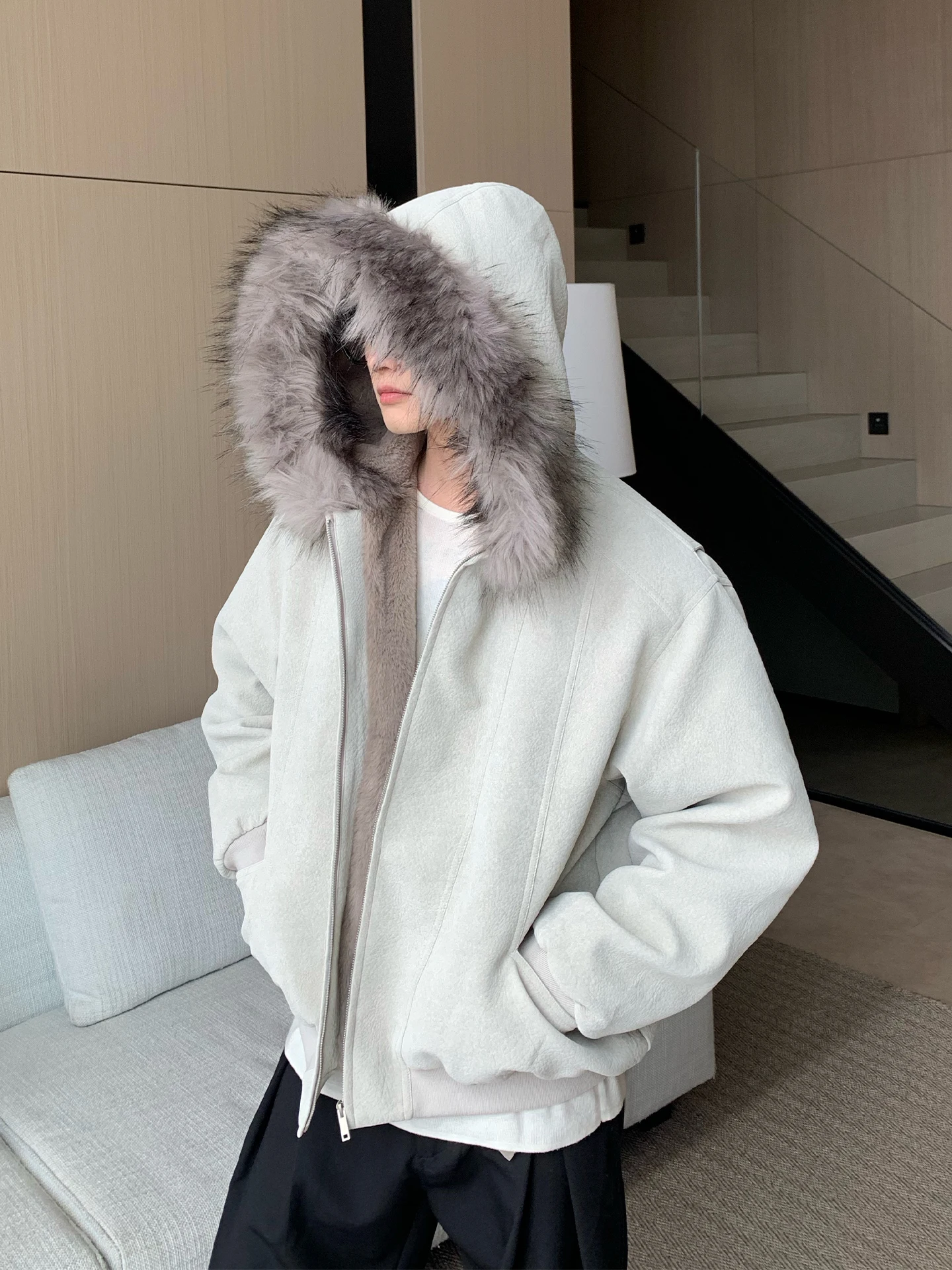 سترات رجالية لخريف وشتاء 2025 سترات جديدة سميكة بقلنسوة دافئة ومقاومة للبرد بلون سادة معاطف أنيقة للرجال بأكمام طويلة #3