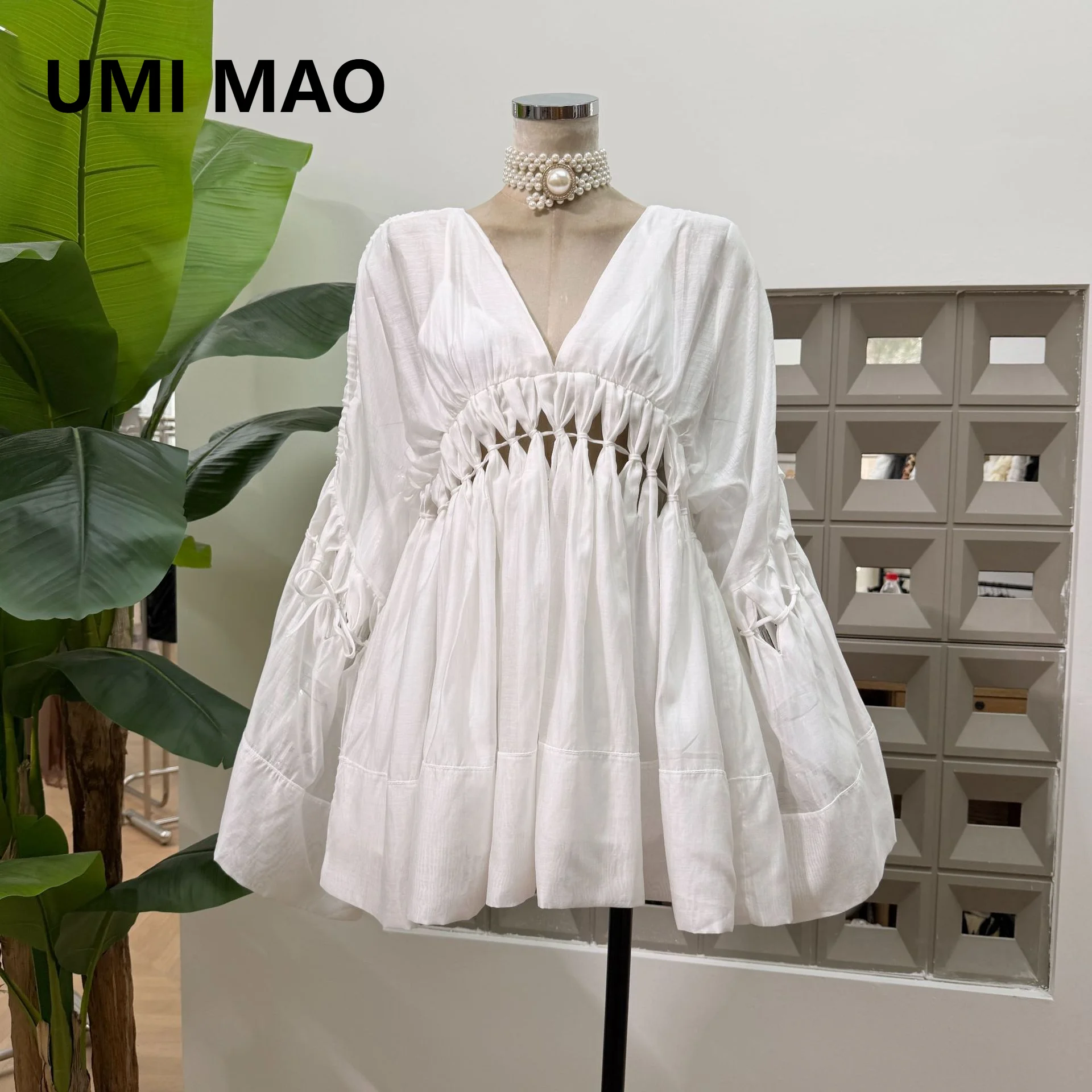 UMI MAO Niche Ladies' Early Autumn Vacation Double V-Neck Hollow Bell Sleeve Pullover Top With Open Back And Straps Dress