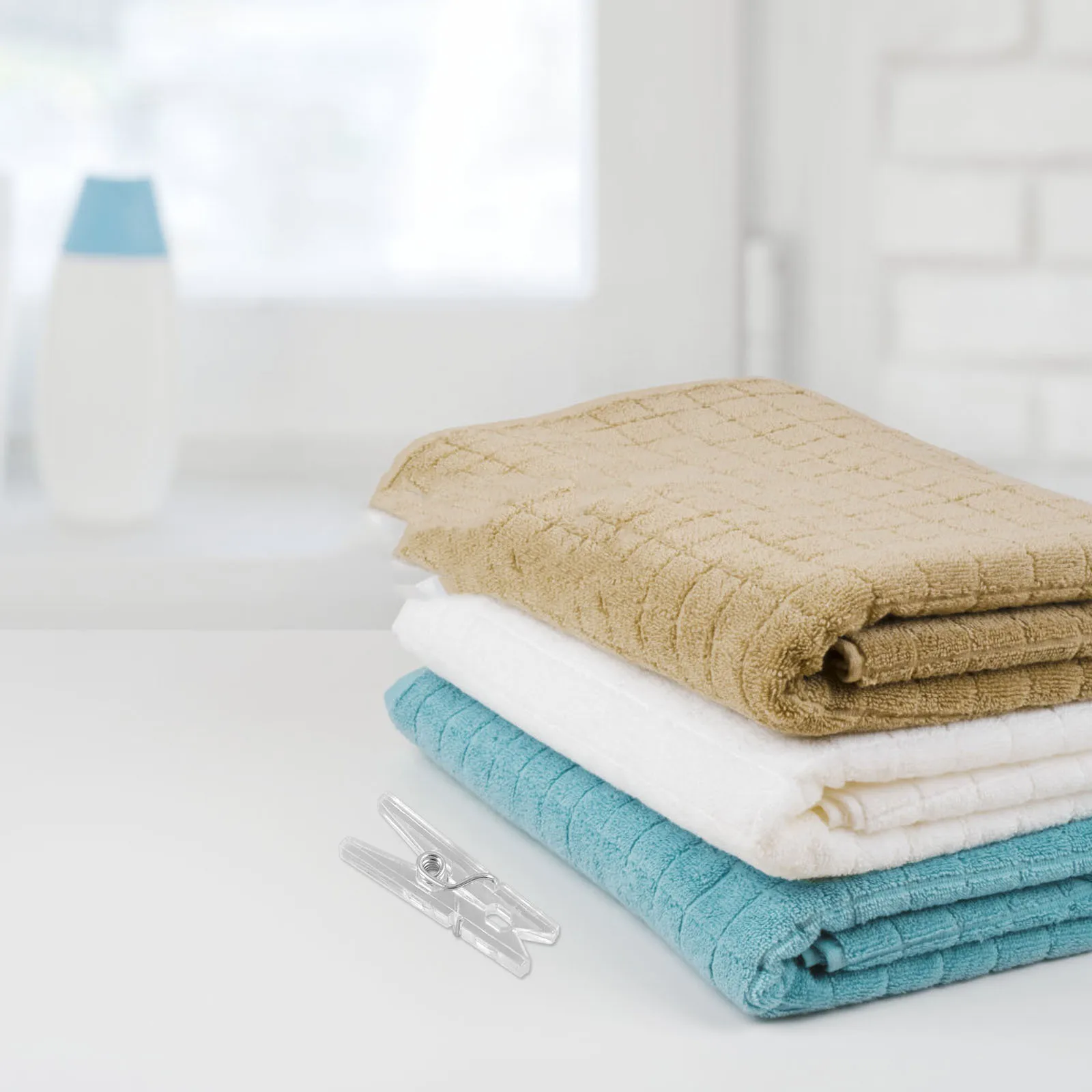 

50Pcs Mini Transparent Spring Hanging Clips Portable Plastic Clothespins for Clothes Line Clothes Memo Photo