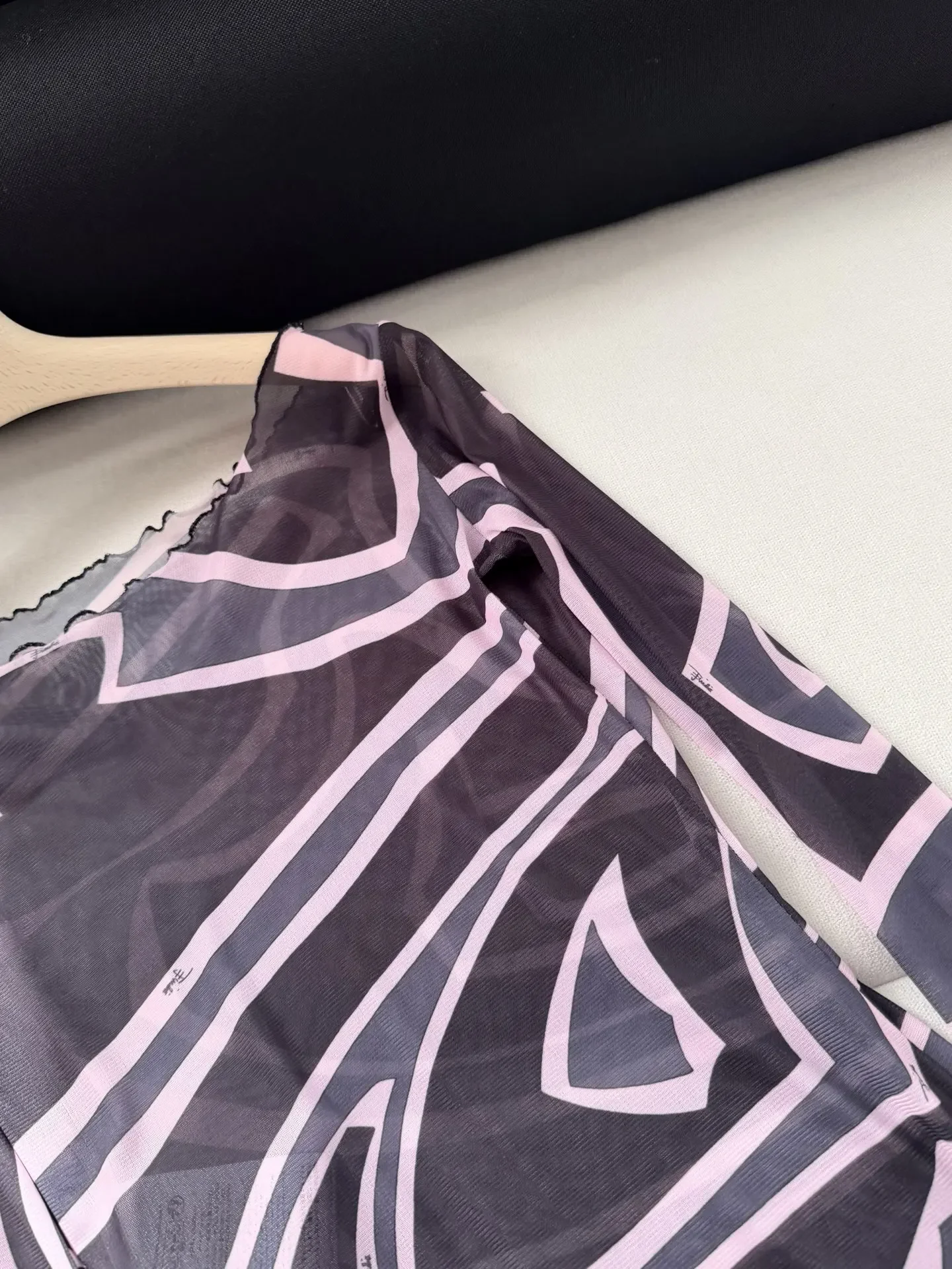Conjunto de top y falda de tul negro ligero y elástico con volantes transparentes, estilo vacaciones en la playa de alta gama para mujer