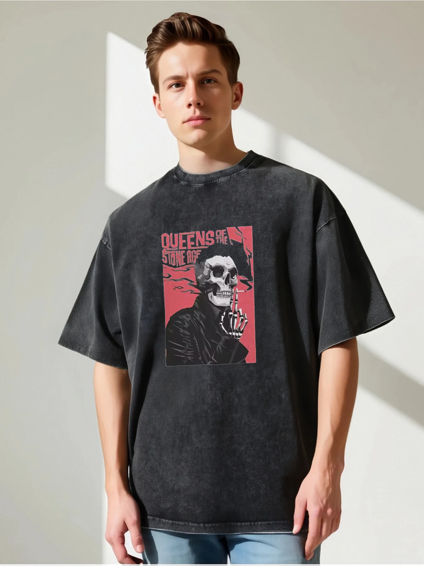 Men's Stone Age Queen Vintage T-Shirt - Skull Print Loose Fit Dark Gray Top, Suitable for Concerts, Gym, Streetwear, and Everyday Wear, Machine Washable, Rock-Themed, Suitable for All Seasons