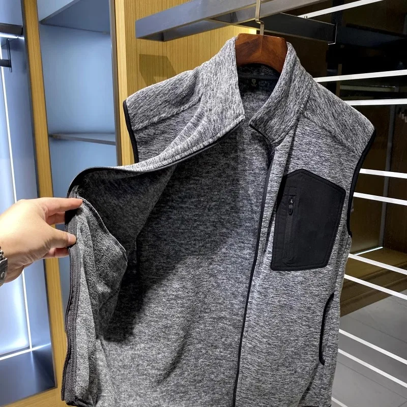 両面使えるFceアウトドアスポーツベスト メンズ 秋冬新作 おしゃれ 多機能 ショルダーパッド付きジャケット