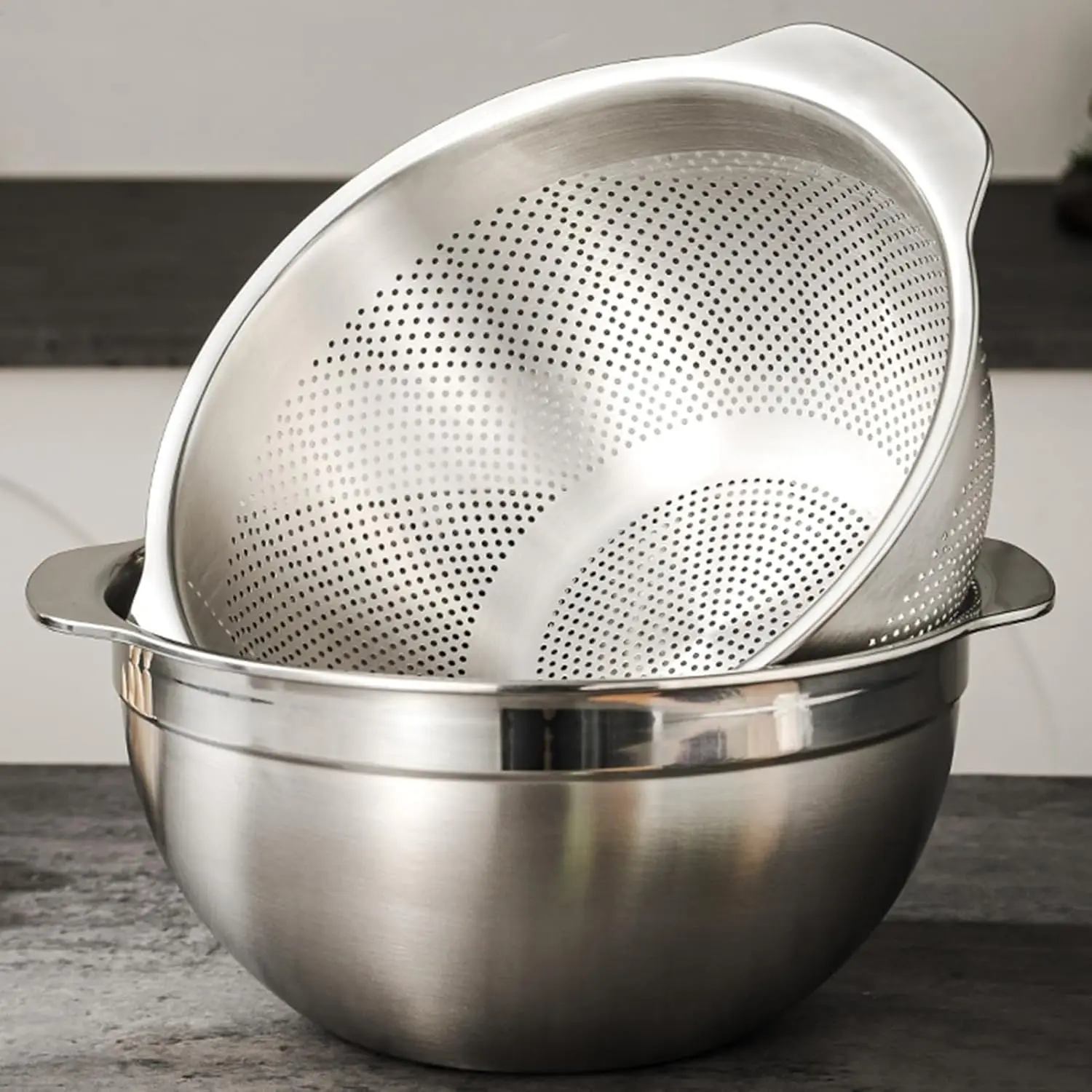 

2.5QT Stainless Steel Colander with Handle for Washing Vegetables, Fruits, Rice, and Pasta