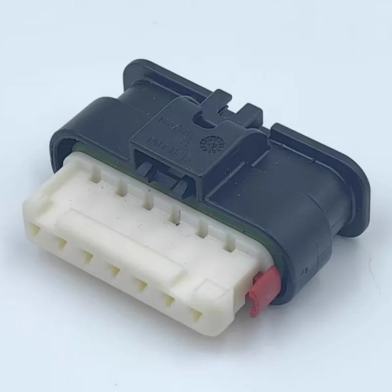 6189-7895 7P Female Terminal Housing, Insulated Electrical Connector Shell for Wire Harness/Automotive/Electronic Equipment