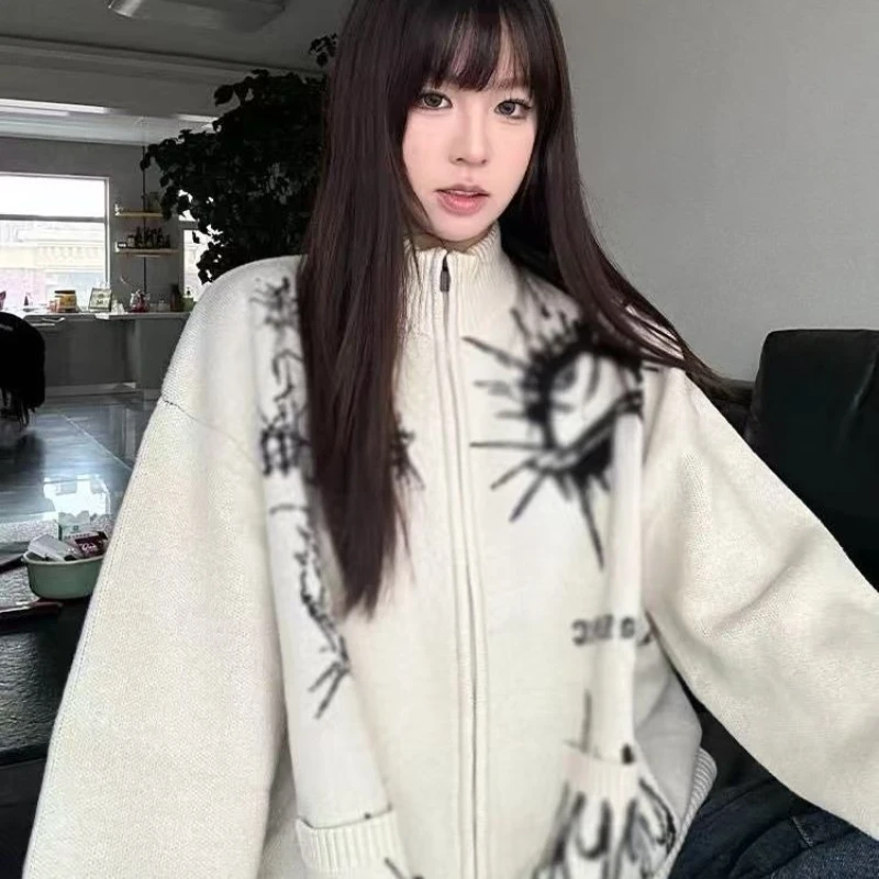 

Американская винтажная верхняя одежда с длинными рукавами, уличный вязаный женский свитер с карманом на молнии и субкультура в полоску, повседневный вязаный женский свитер с принтом