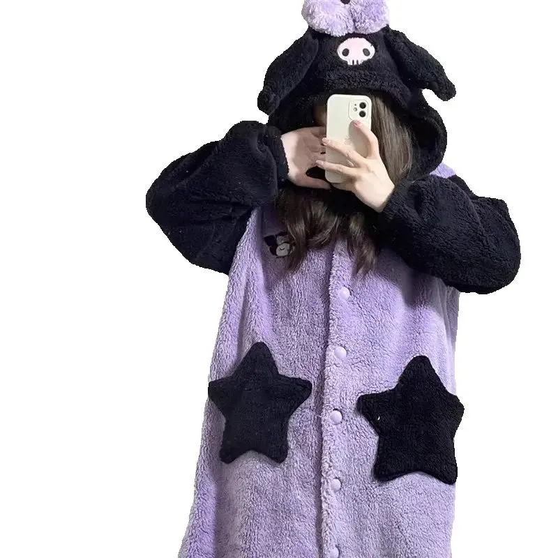 

Комплект пижамы Kawaii Kuromi: Милая ночная рубашка из кораллового флиса с капюшоном, утепленная фланелевая ночная рубашка для девочек в стиле аниме, повседневная теплая домашняя одежда