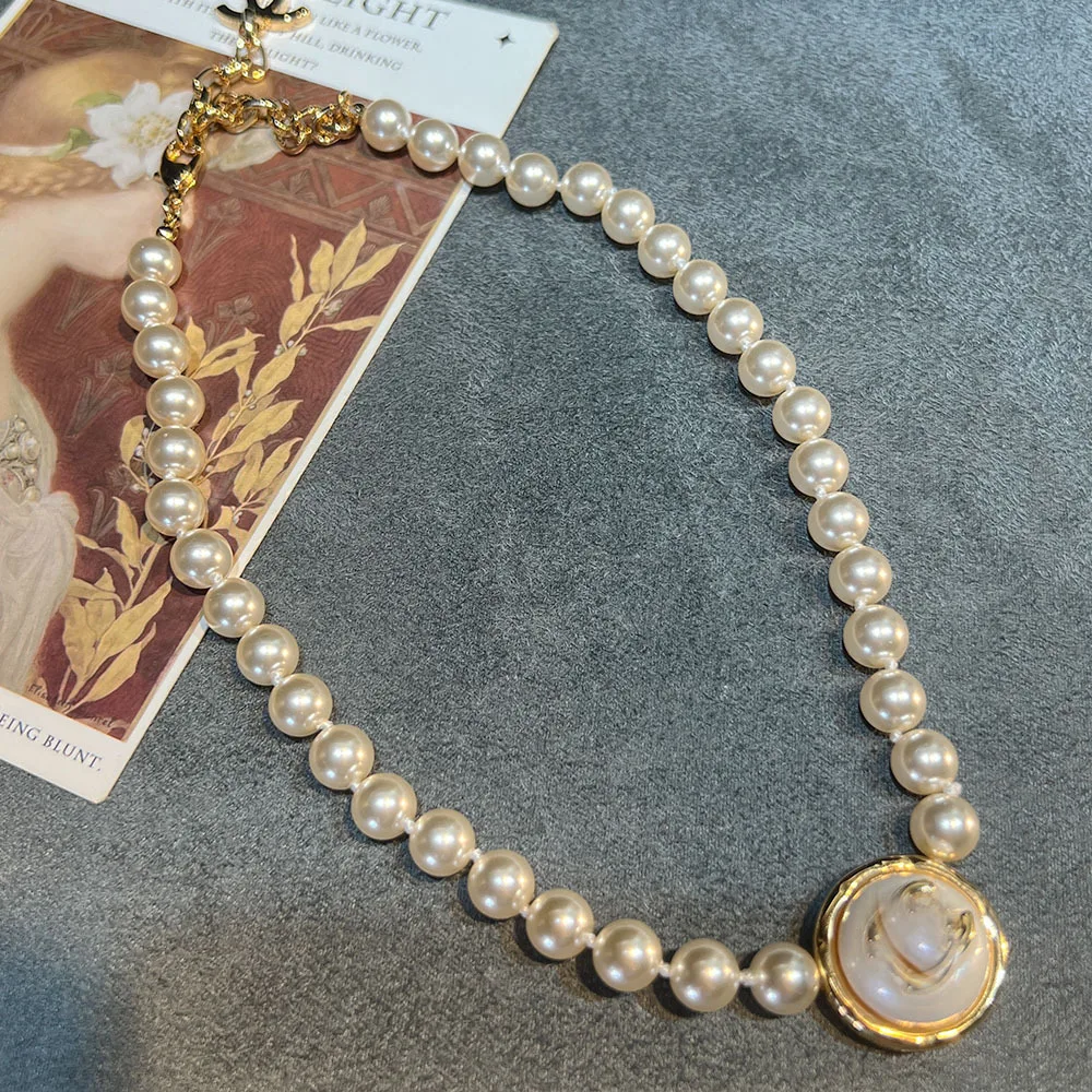 Xiaoxiang glass bead high version hand-wrapped freshwater pearl necklace female, light luxury niche high-end clavicle chain