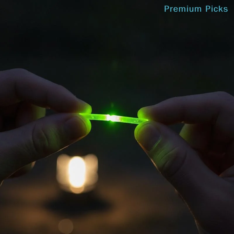portable10Pcs Mini Glow Sticks Multicolor Long Lasting Bright Portable Light Sticks for Halloween Camping Outdoor Party