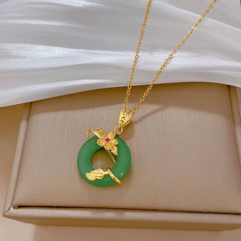 European and American Fashion Stainless Steel Necklace Temperament High-end Butterfly Flower Pendant Versatile Clavicle Chain
