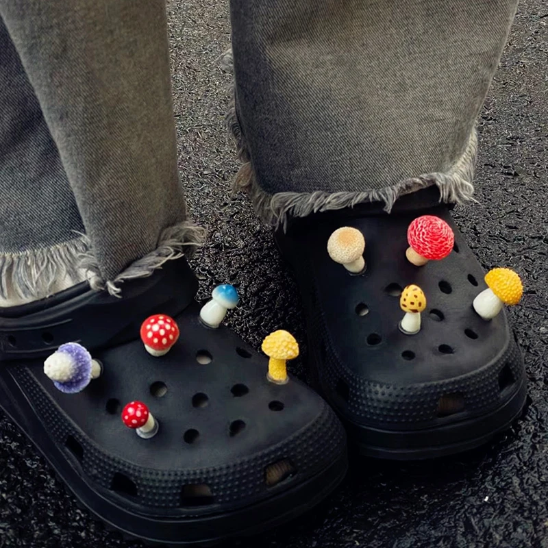 

Очаровательные красочные грибочки-украшения для обуви, летние мультяшные 3D-аксессуары для обуви 2026, съемные DIY-аксессуары для сандалий