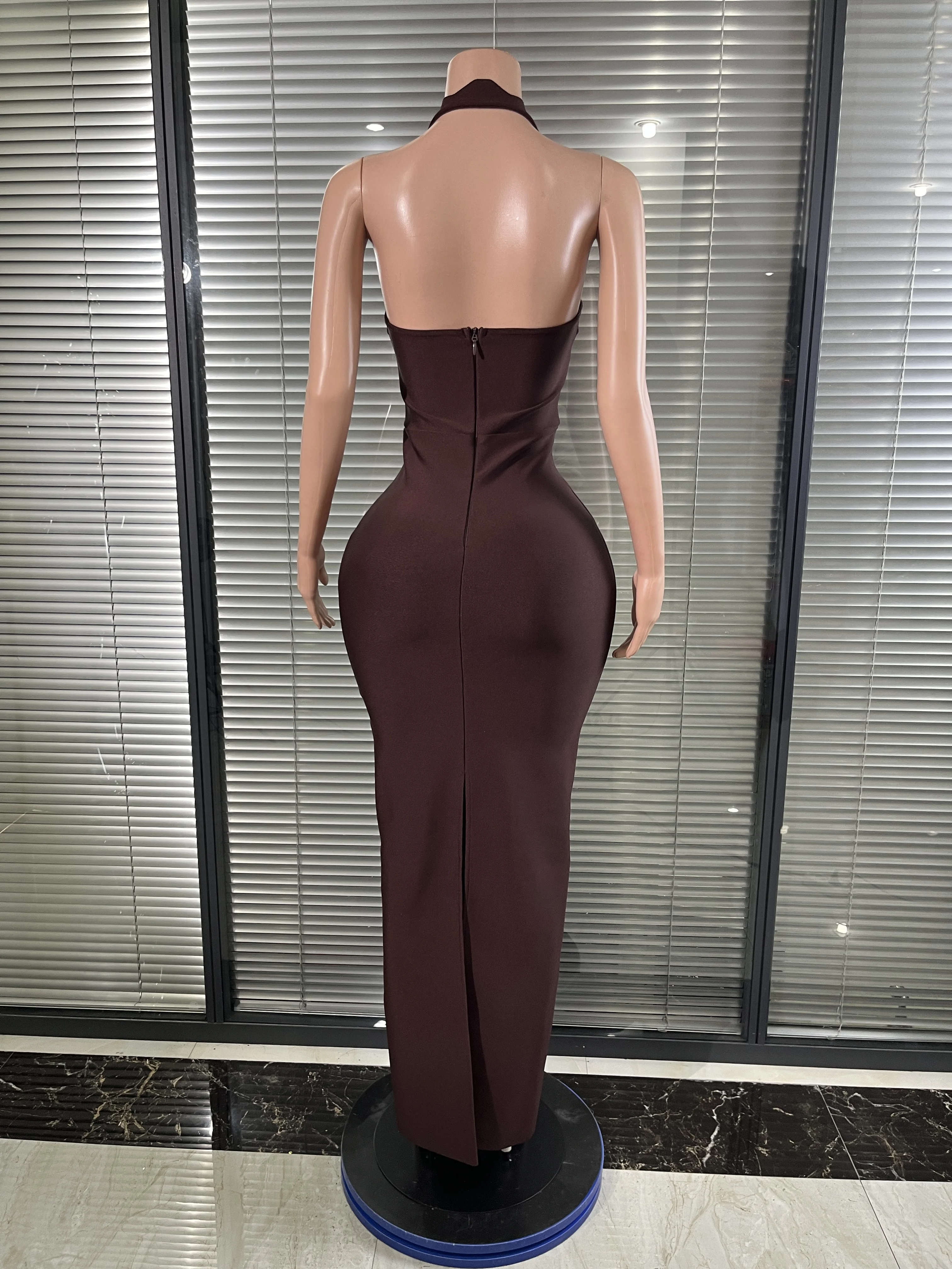 Abito lungo con fasciatura opulenta Donne ricce Scollo all'americana Busto a forma di cuore Tagliato Backless Split Maxi abito da sera Celebrity