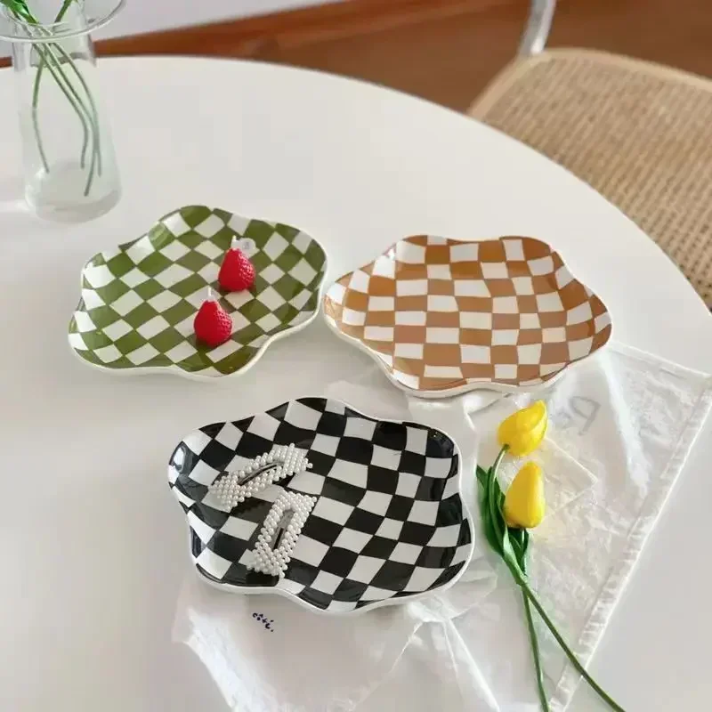 

INS Checkerboard Ceramic Plate Jewelry StoragePlate DessertPlate Dessert plate Home Decoration Retro DinnerPlate Tableware