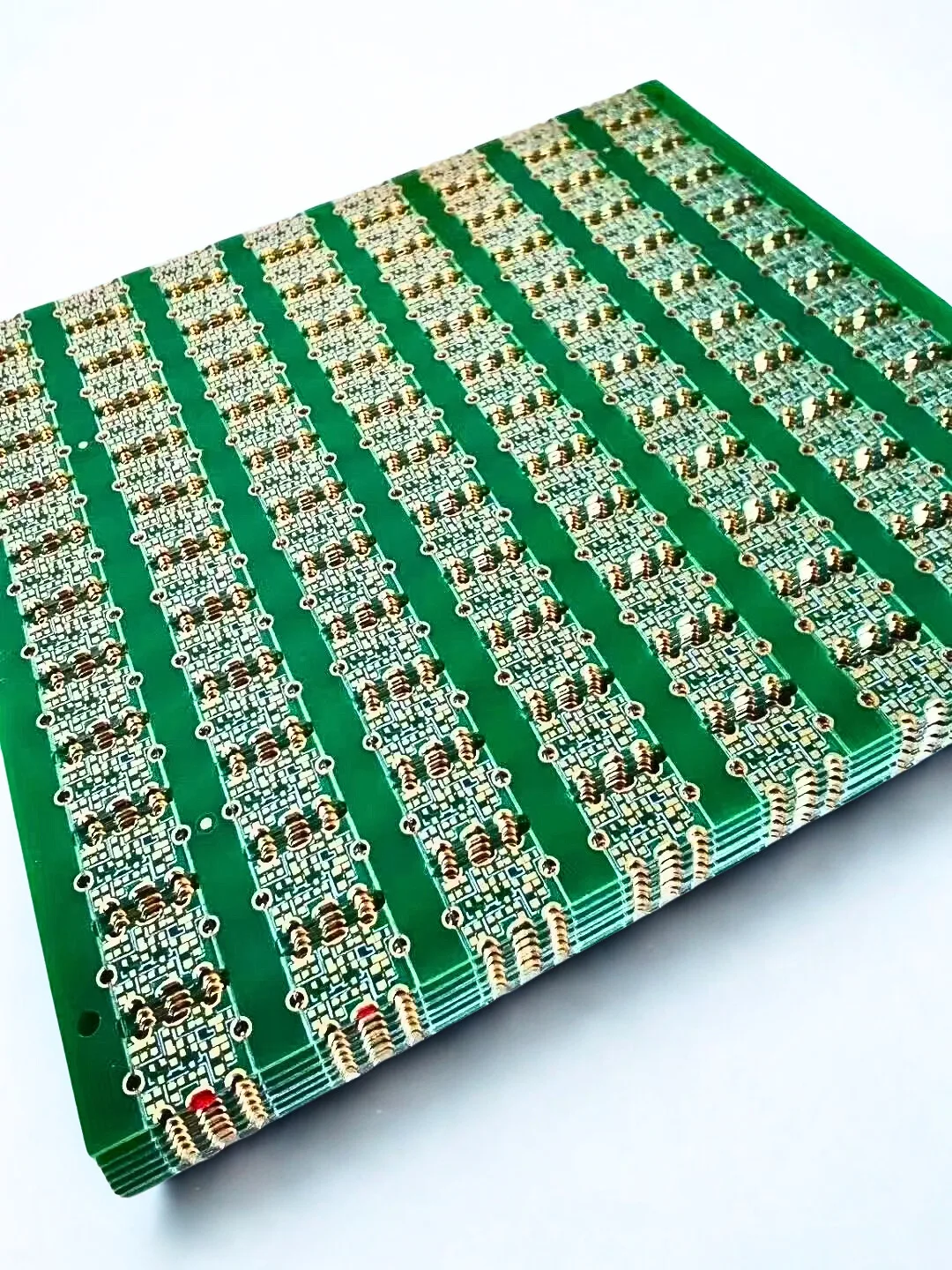 

Производитель жестких печатных плат на заказ | Микросборка BGA с мелким шагом шага выводов | Минимальный размер отверстия 0,15 мм | 3mil Precision Trace | Промышленный многофункциональный инструмент