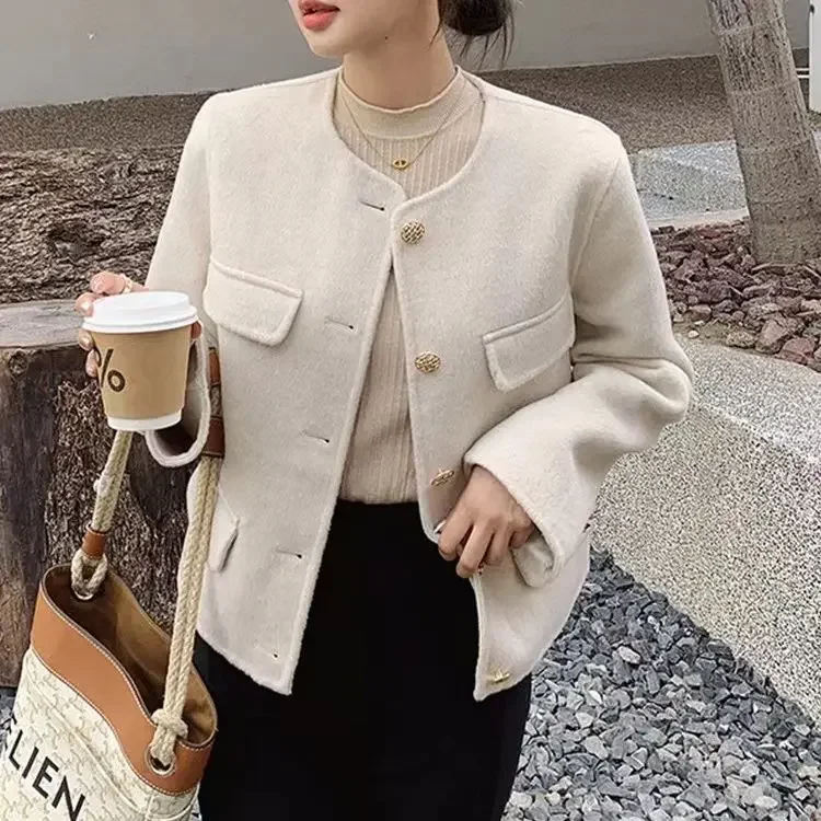 

Korean Xiaoxiangfeng temperament, advanced sense, round neck small short double-sided cashmere coat, women's wool coat